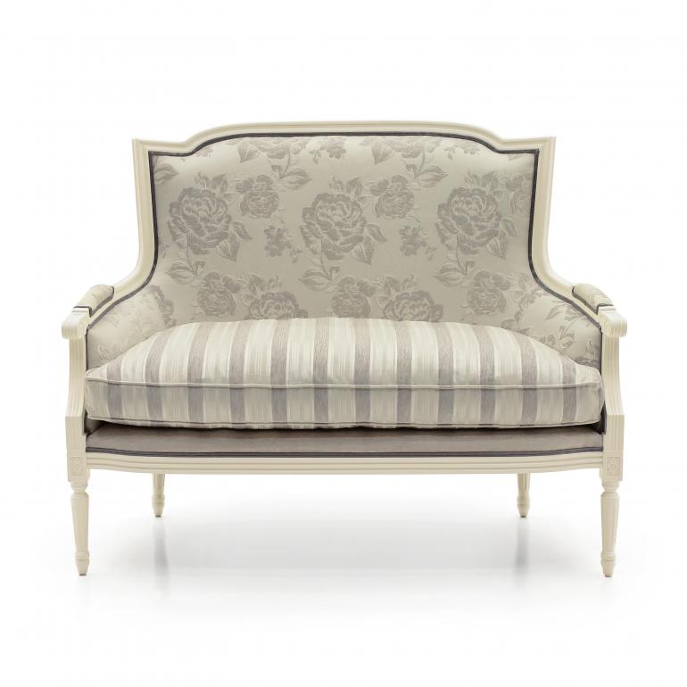 Classic Style 2 Seater Sofa Made Of Wood Victoria Sevensedie Classic Style 2 Seater Sofa Made Of Wood Victoria Sevensedie
